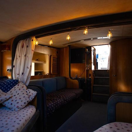 Magno II Boat Hotel Sant Adrià de Besòs Kültér fotó